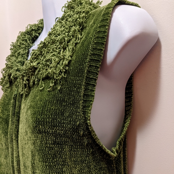 Lisa international small green zip up velour vest - Picture 2 of 7